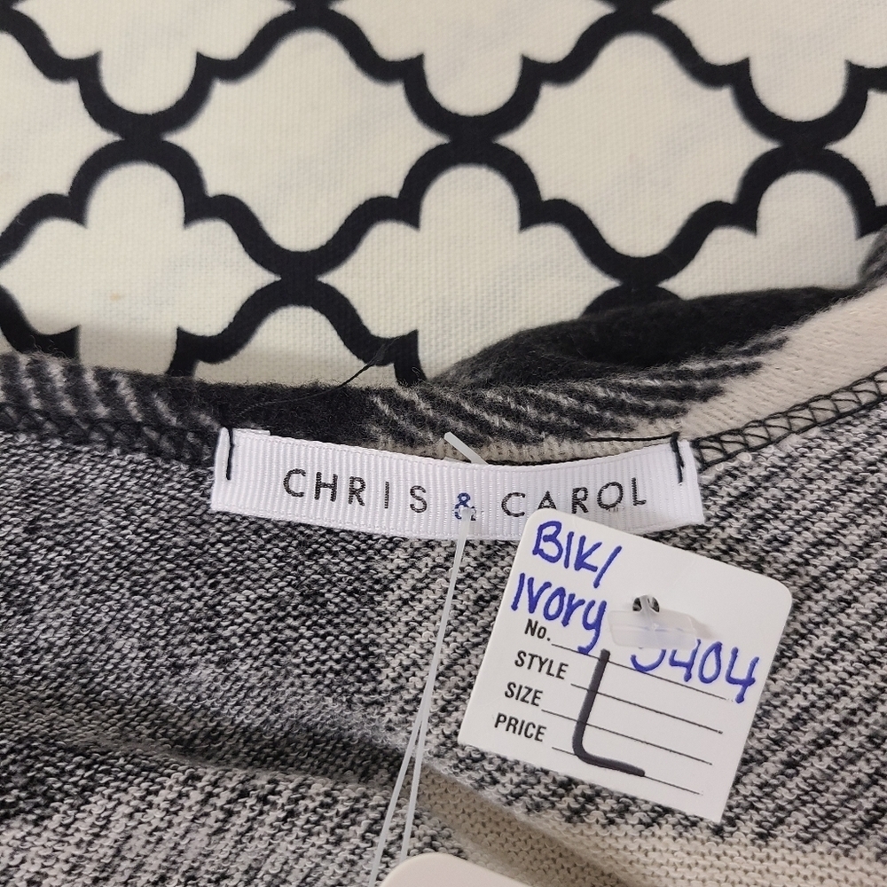 Chris & Carol Plaid Black and White Cape Size Large - Picture 4 of 5